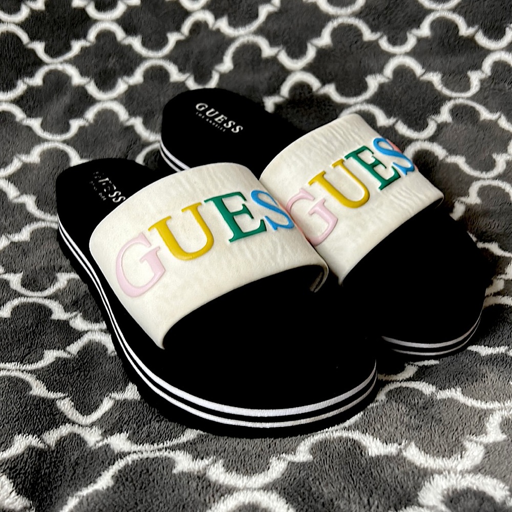 Platform guess sandals
